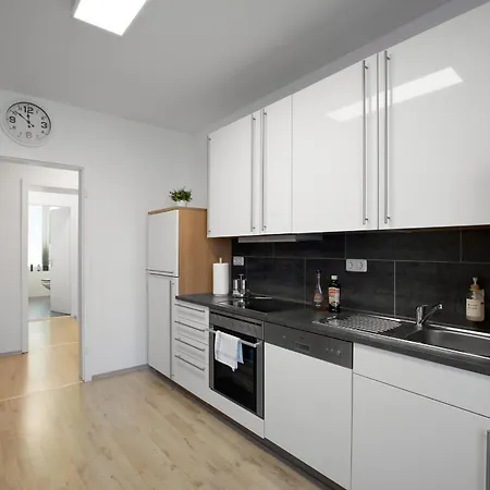 Rudi Homes #1 Apartment